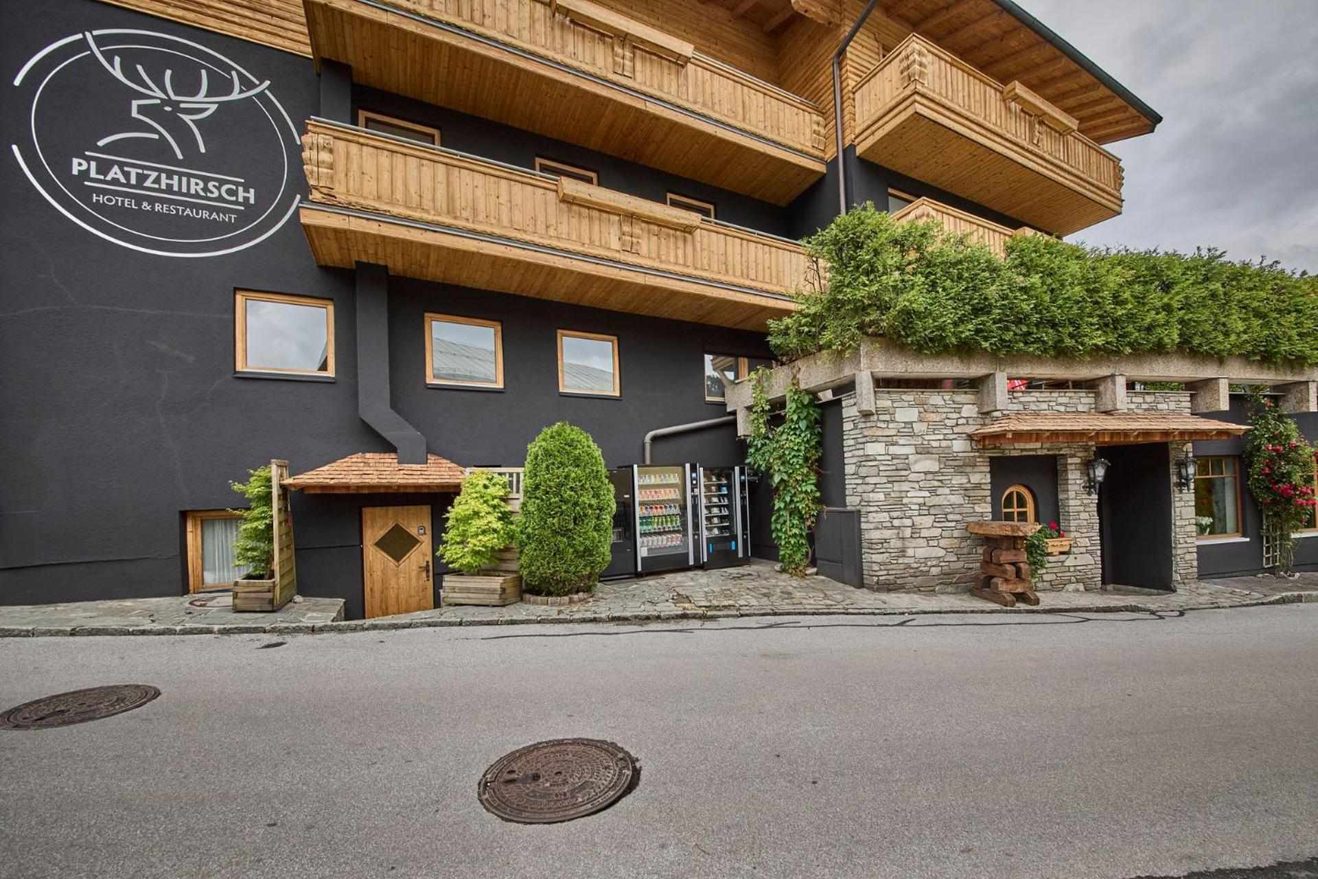 Platzhirsch - - Self Check-in Gasthof Piesendorf