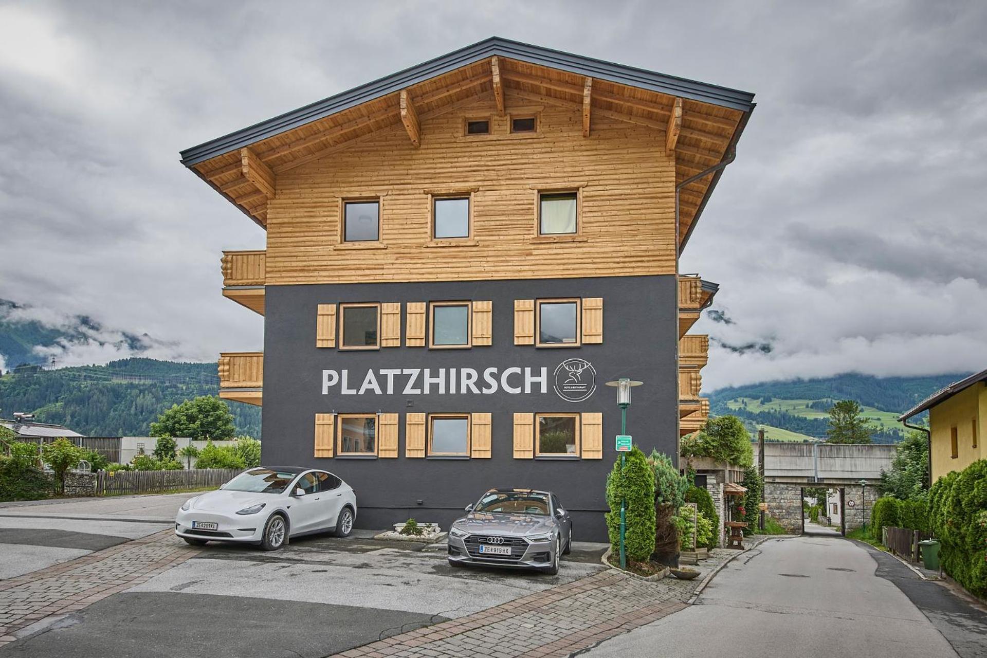 Gasthof Platzhirsch - - Self Check-in Piesendorf