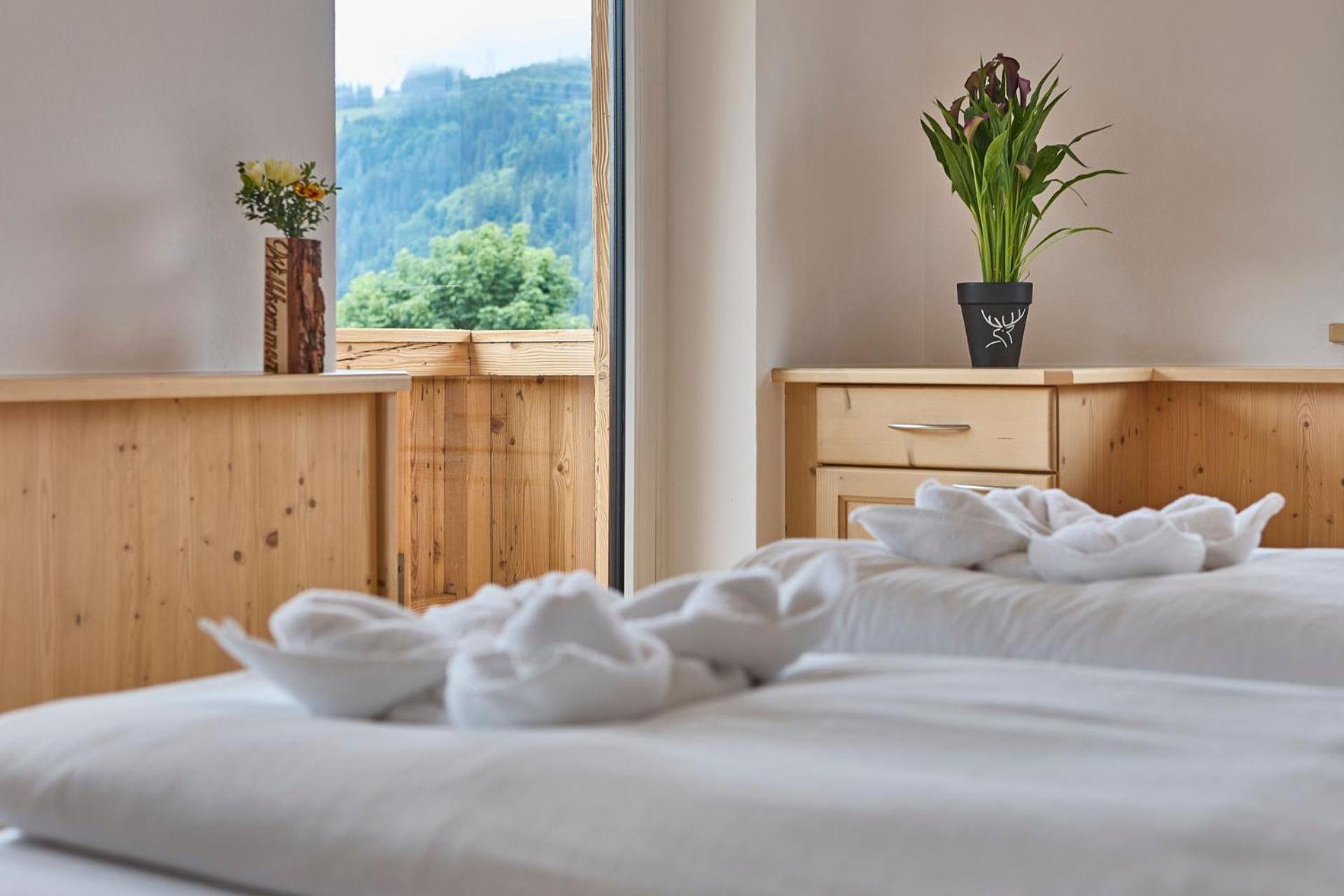Gasthof Platzhirsch - - Self Check-in Piesendorf