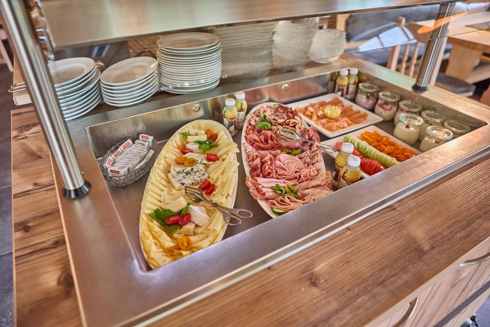 Gasthof Platzhirsch - - Self Check-in Piesendorf