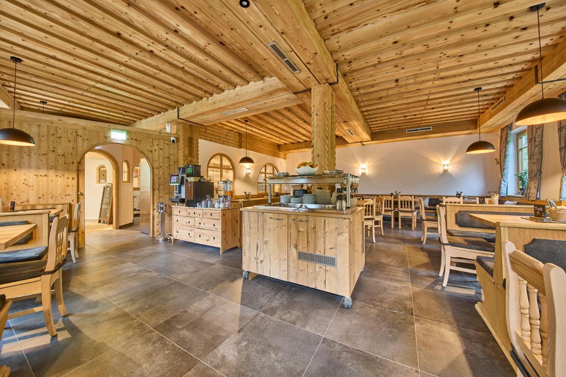 Gasthof Platzhirsch - - Self Check-in Piesendorf