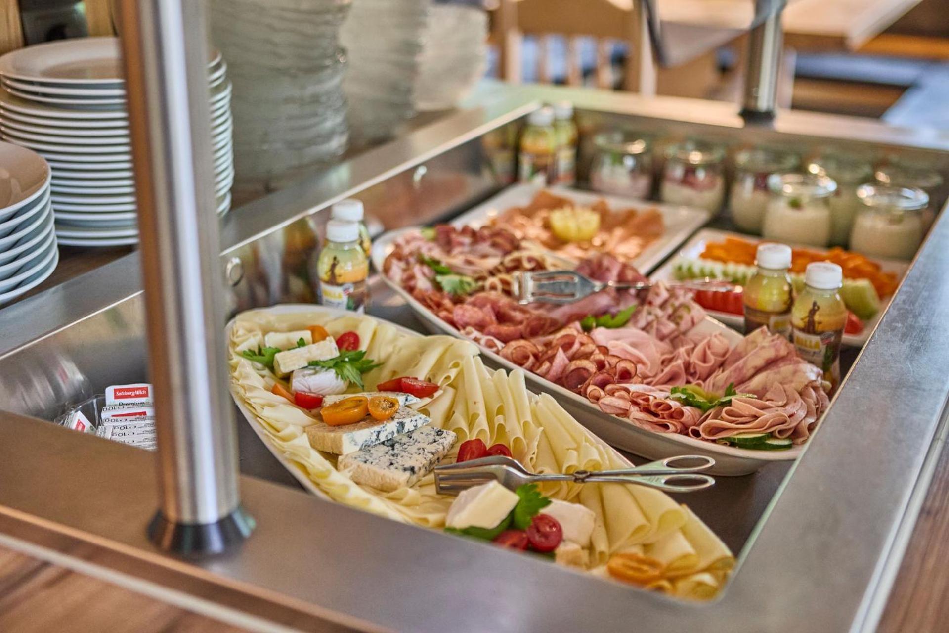 Gasthof Platzhirsch - - Self Check-in Piesendorf