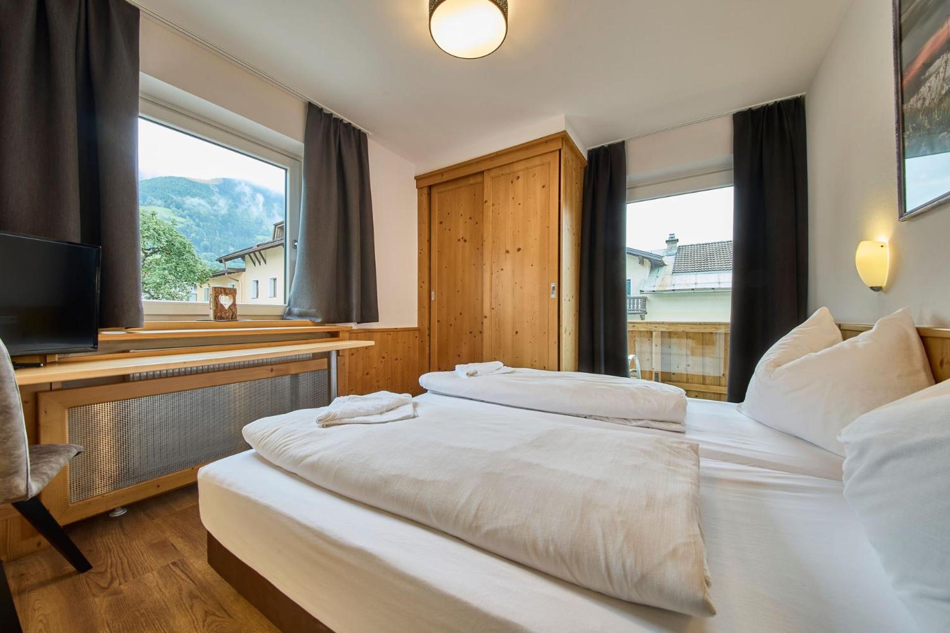 Platzhirsch - - Self Check-in Gasthof Piesendorf