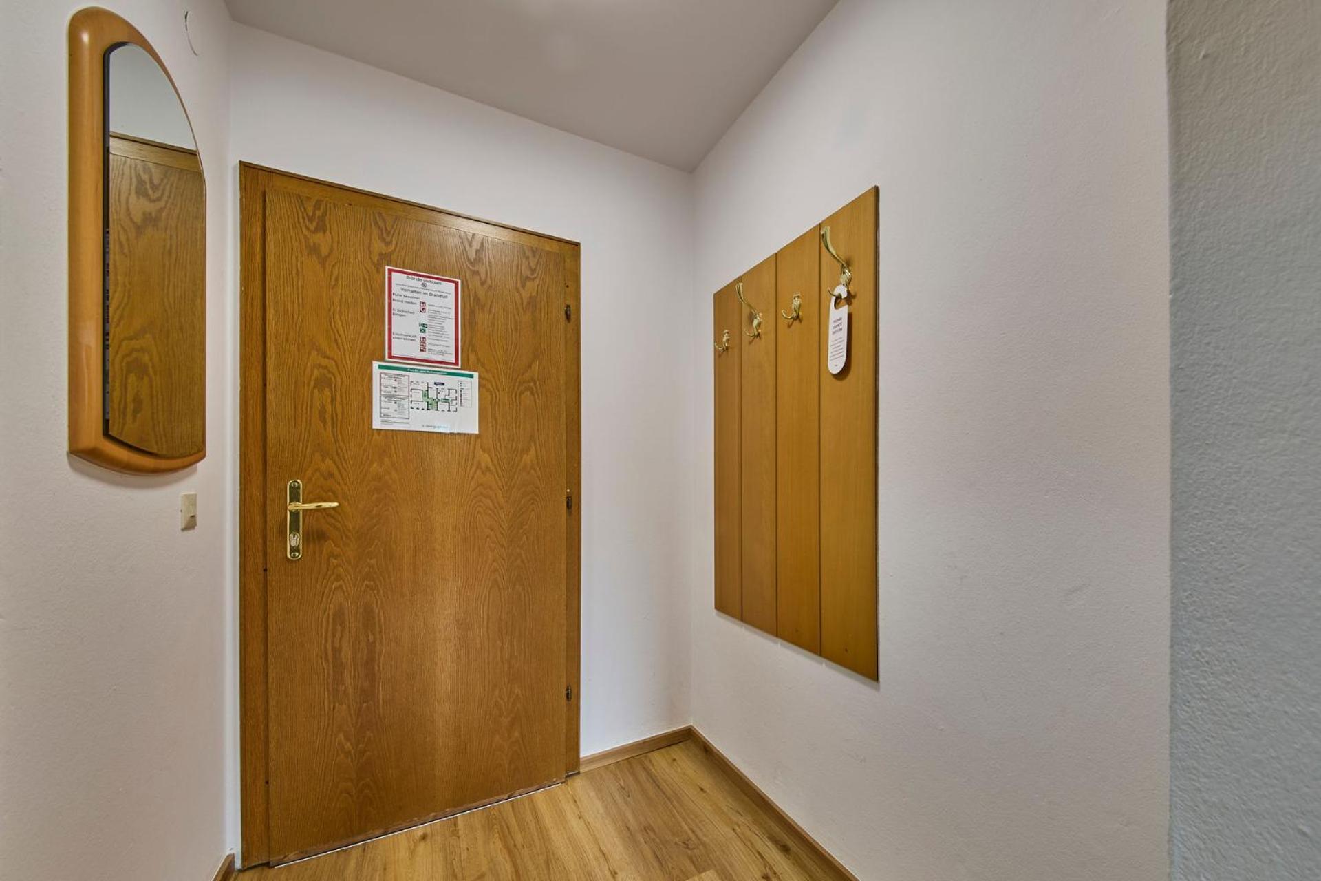 Gasthof Platzhirsch - - Self Check-in Piesendorf